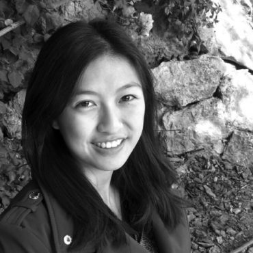 Headshot-Grayscale-700x450-370x370